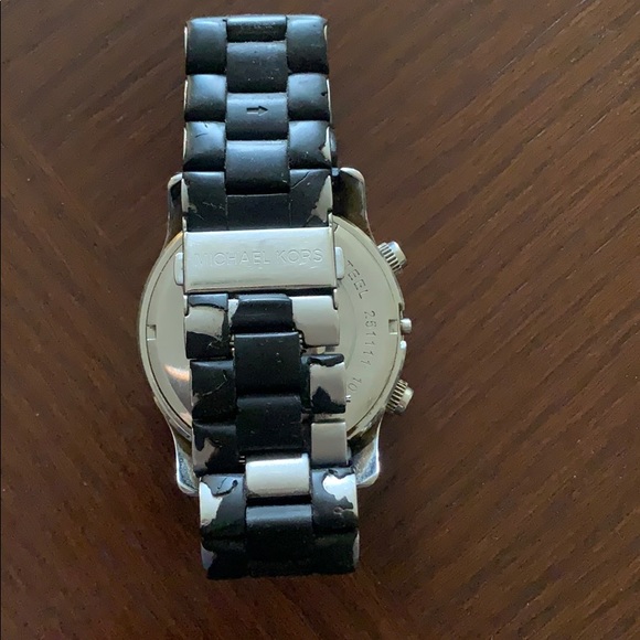 AUTHENTIC Michael Kors Watch - Picture 3 of 3